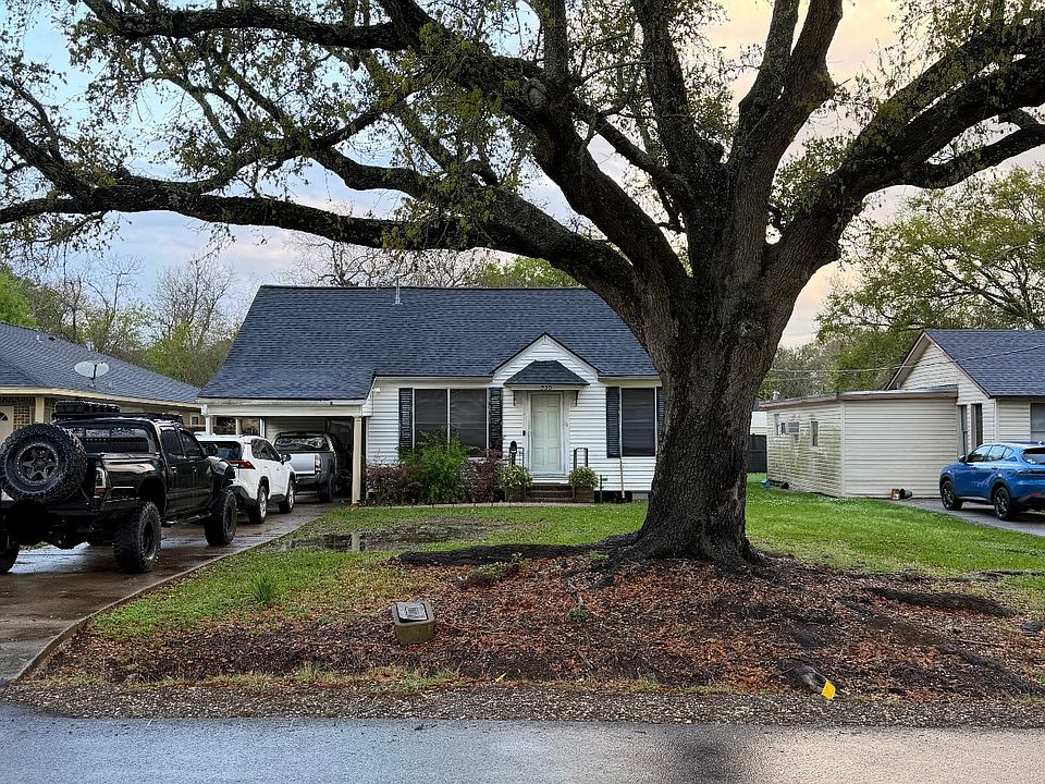 1st image of 220 Hill Terrace Dr
