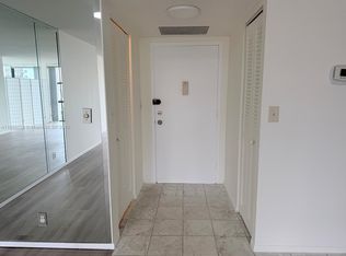 800 Parkview Dr APT 504, Hallandale, FL 33009