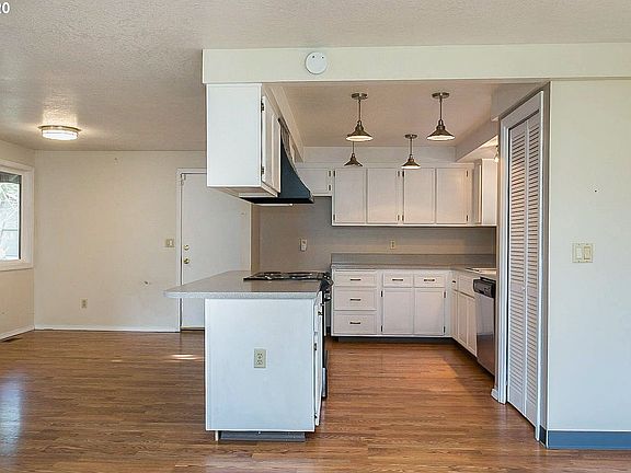 3rd image of 2795 SE Lonny Ct