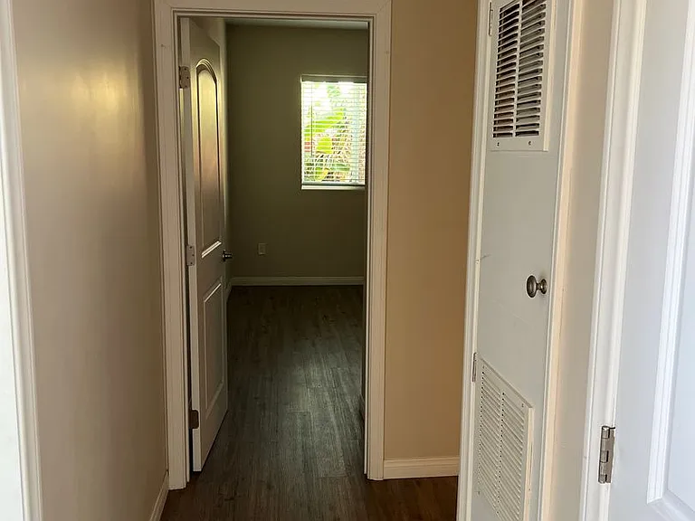 1013 Florida St — Photo 9