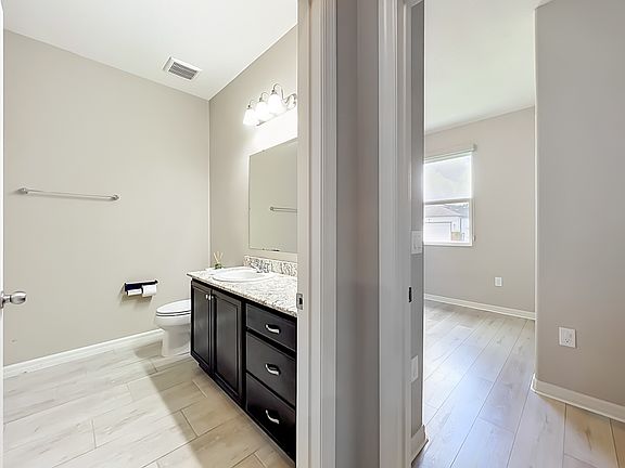 5th image of 1887 Plumas Way
