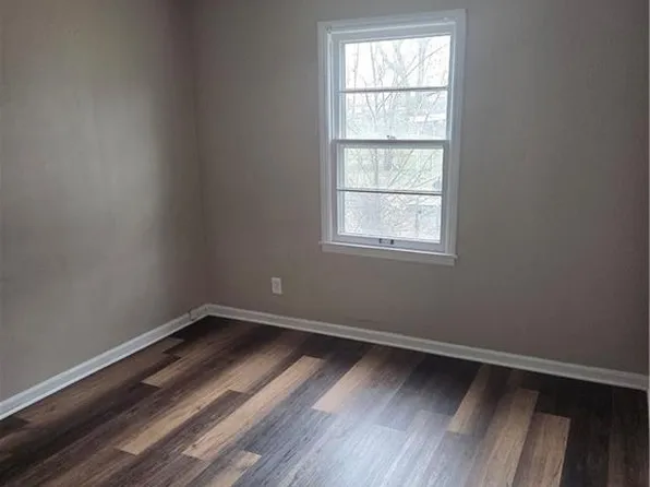 11709 Lawndale Ave, Kansas City, MO 64137