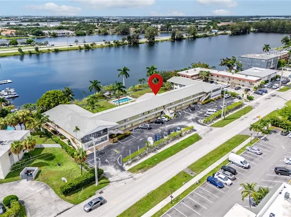 960 Crystal Lake Dr APT 112, Pompano Beach, FL 33064