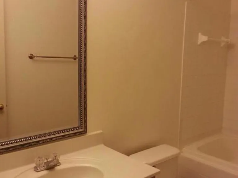 301 Royce Ct — Photo 6