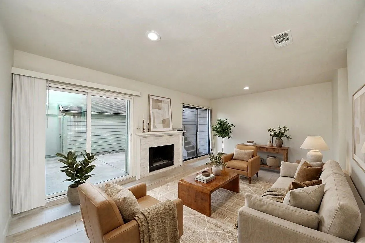 3 bed, 2.5 bath, 2064 sqft, $2,100 — Photo 1