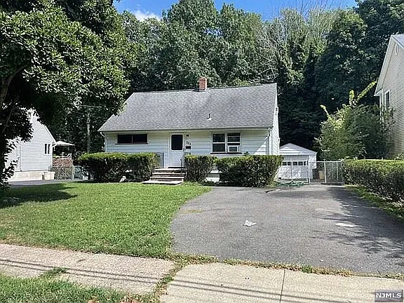 743 Newcomb Rd — Photo 18