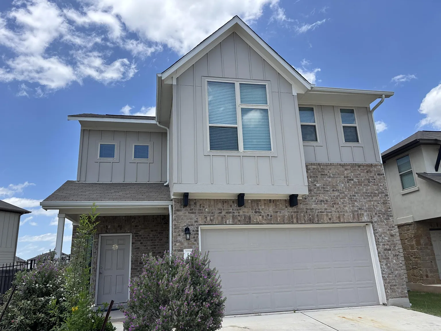 3 bed, 2.5 bath, 2046 sqft, $2,350 — Photo 1
