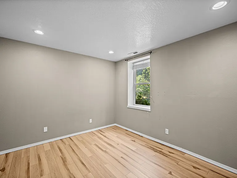 1022 E 12th Ave #B — Photo 6