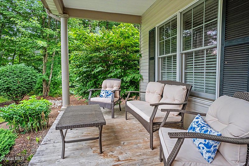 4th image of 44 Willowbrook Terrace