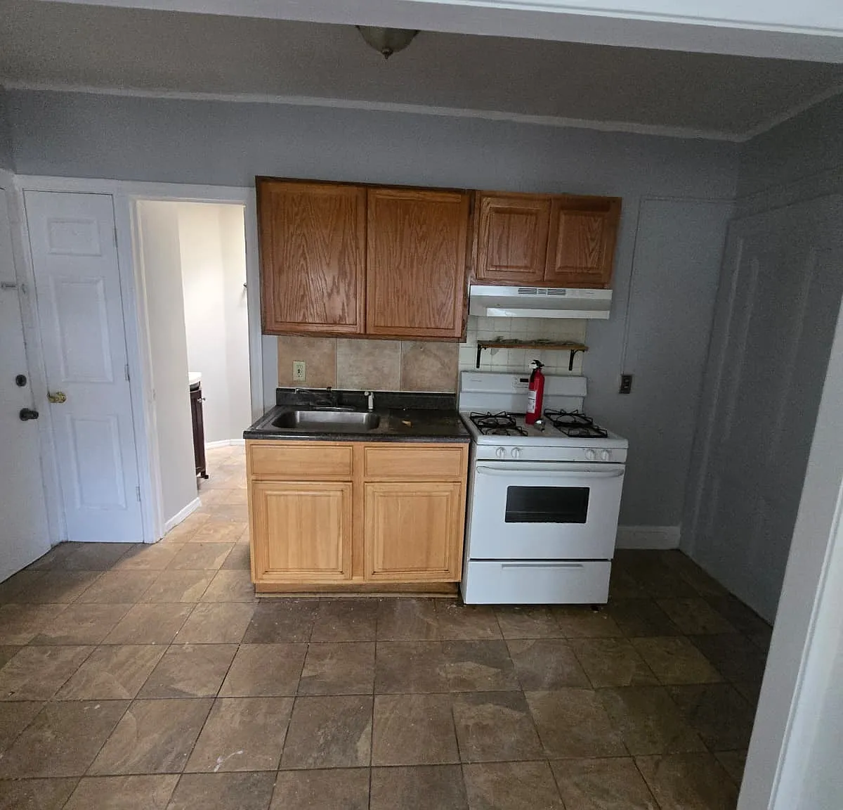 Studio, $1,500 — Photo 1