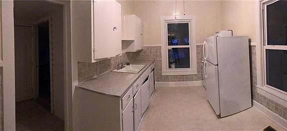4th image of 1018 W Webb Ave