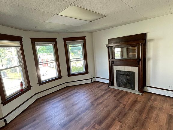 2nd image of 2319 15th St APT 2