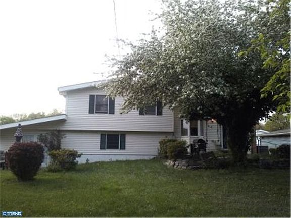 5th image of 301 Rosewood Dr