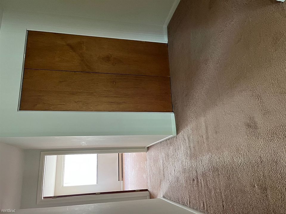 Hallway (18)
