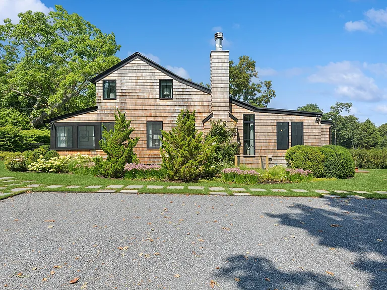 244 Edge Of Woods Rd — Photo 37