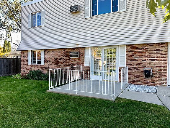 4th image of 418 6th St E APT 3