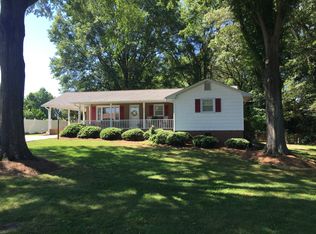 18 Jayson Ln, Winston Salem, NC 27107