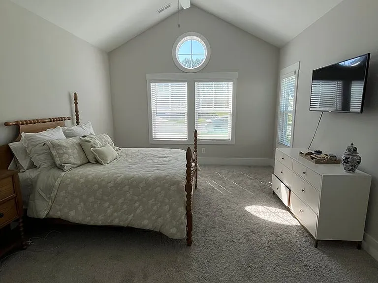 7404 Springwater Dr — Photo 16