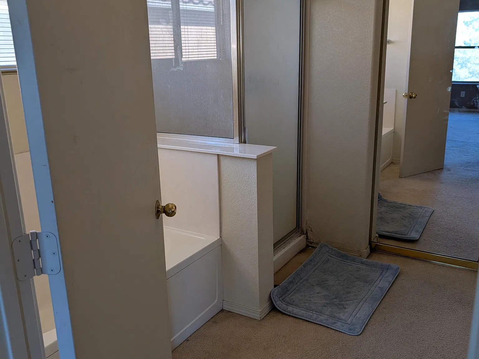 3 bed, 2.5 bath, 2742 sqft, $2,595 — Photo 2