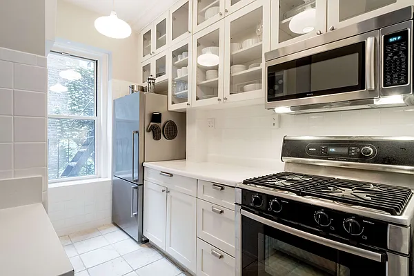 Rented by Compass | media 9