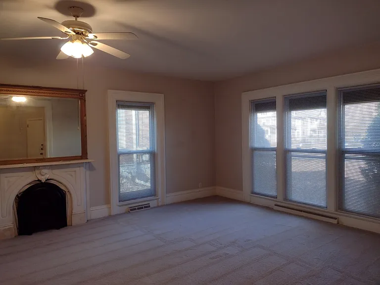 679 W Stephenson Apt Pass — Photo 4