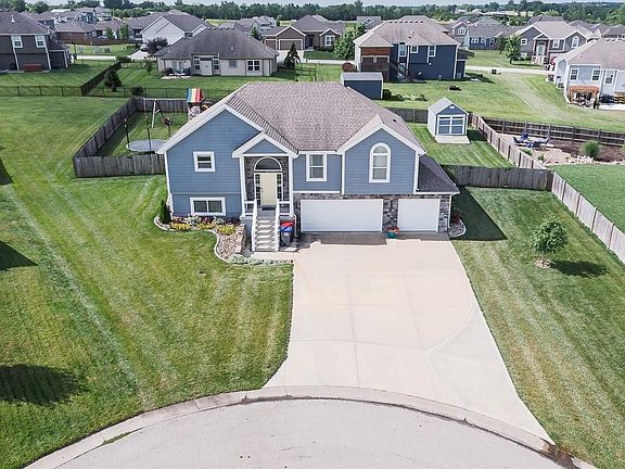 3rd image of 14167 Ashbury Ct