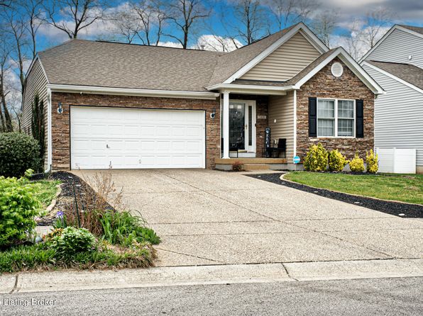 5416 Bannon Crossings Dr, Louisville, KY 40218