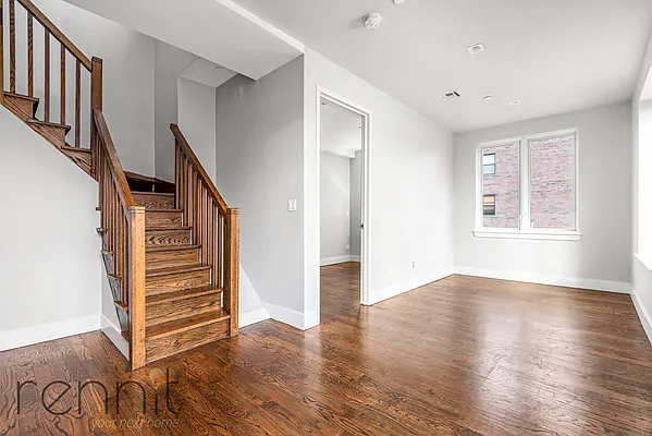 Rented by Rennit Inc. | media 4