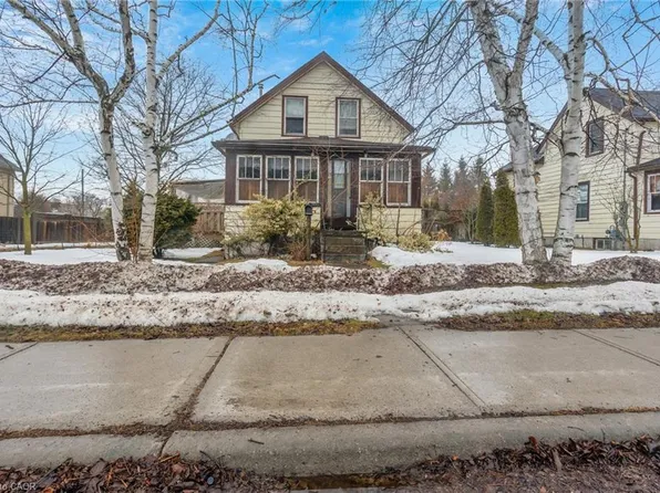 42 Sanders St, Tillsonburg, ON N4G 1H6