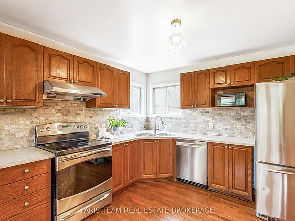 5th image of 2720 Ireton St