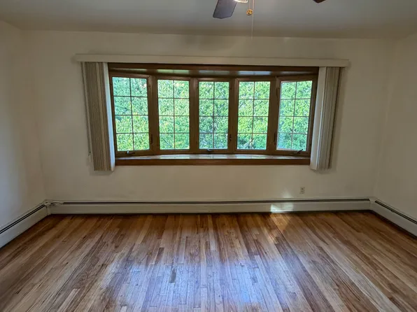 32 N Rhett Ave Floor 2, Staten Island, NY 10308