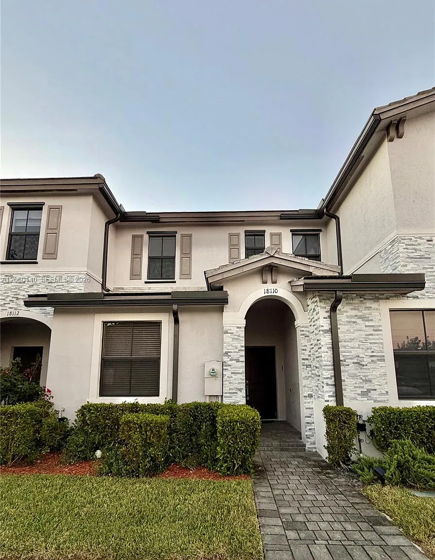 Bowtie Subdivision — Photo 1