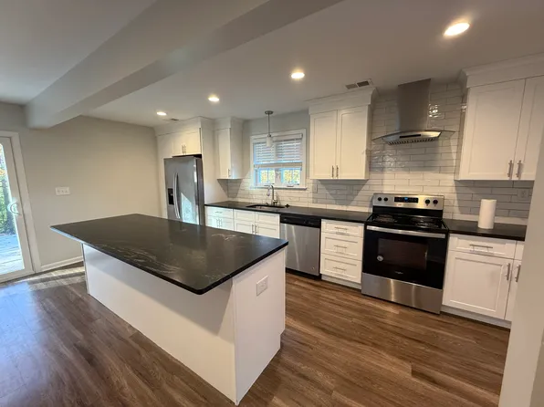 (undisclosed Address), Middletown, CT 06457