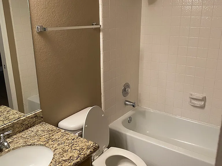 1976 N Lemon Tree Ln #11 — Photo 20