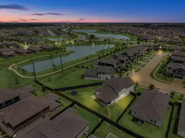 10502 Watershed Dr, Rosharon, TX 77583