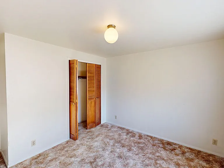 451 Loveridge Dr — Photo 29
