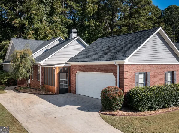 260 Woodgate Cir, Fayetteville, GA 30214