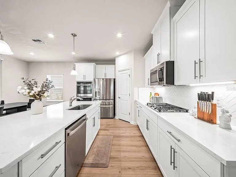 181 Tower Ct — Photo 16