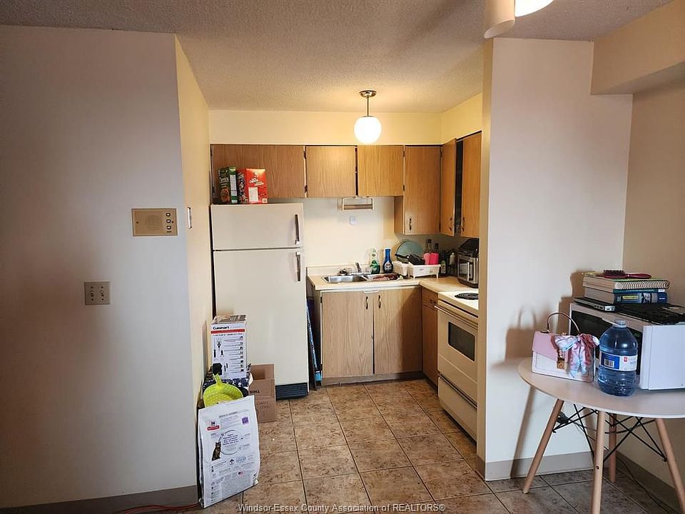 2nd image of 150 Park St W #811