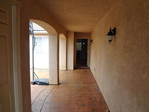 4th image of 2403 N Schuman Pl