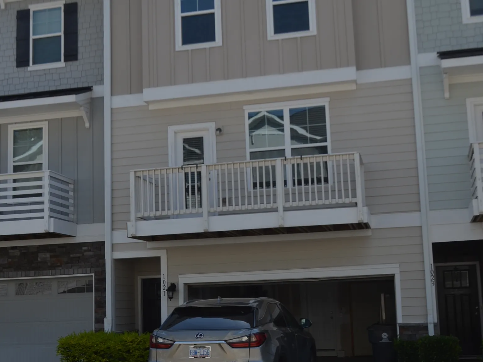 4 bed, 3.5 bath, 2275 sqft, $2,300 — Photo 1