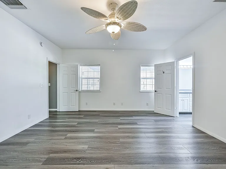 317 W Shamrock Ave — Photo 48