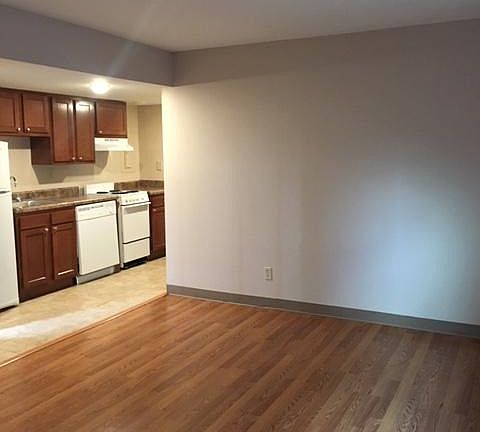 2nd image of 2470 N High St APT B1