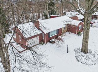 472 Sunset Dr, Amherst, OH 44001