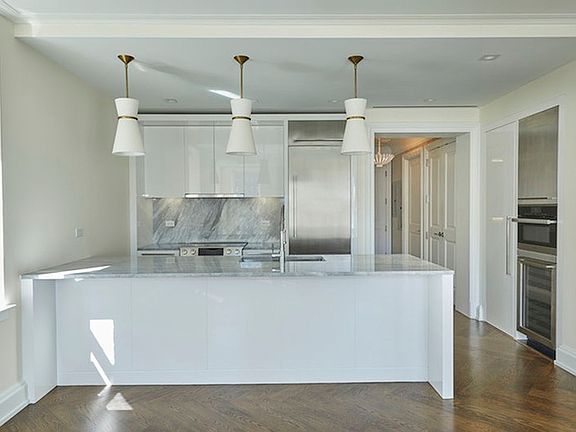 4th image of 344 W 72nd St APT 1108