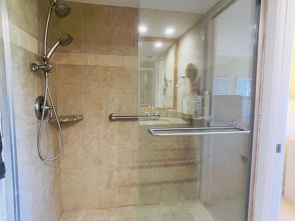 4th image of 57 High Point Cir W APT 201