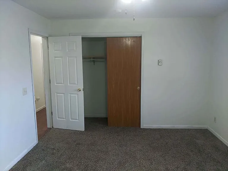 721 College St — Photo 7