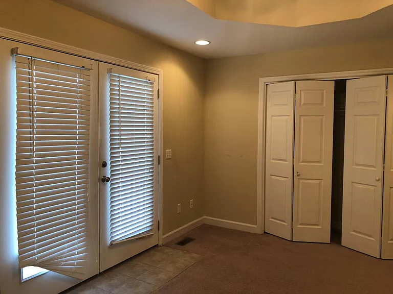 323 Eagle Lndg — Photo 12