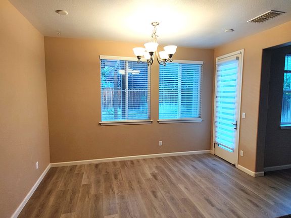 4th image of 461 N Lafayette Ct