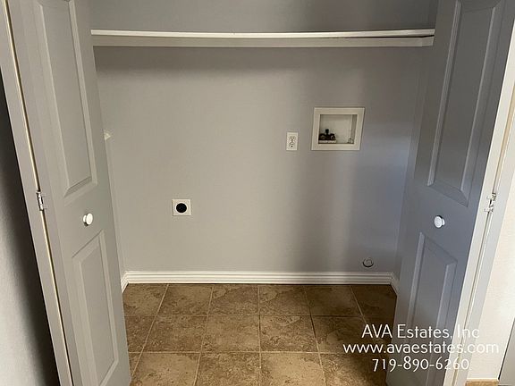 5th image of 693 E Laporte Dr